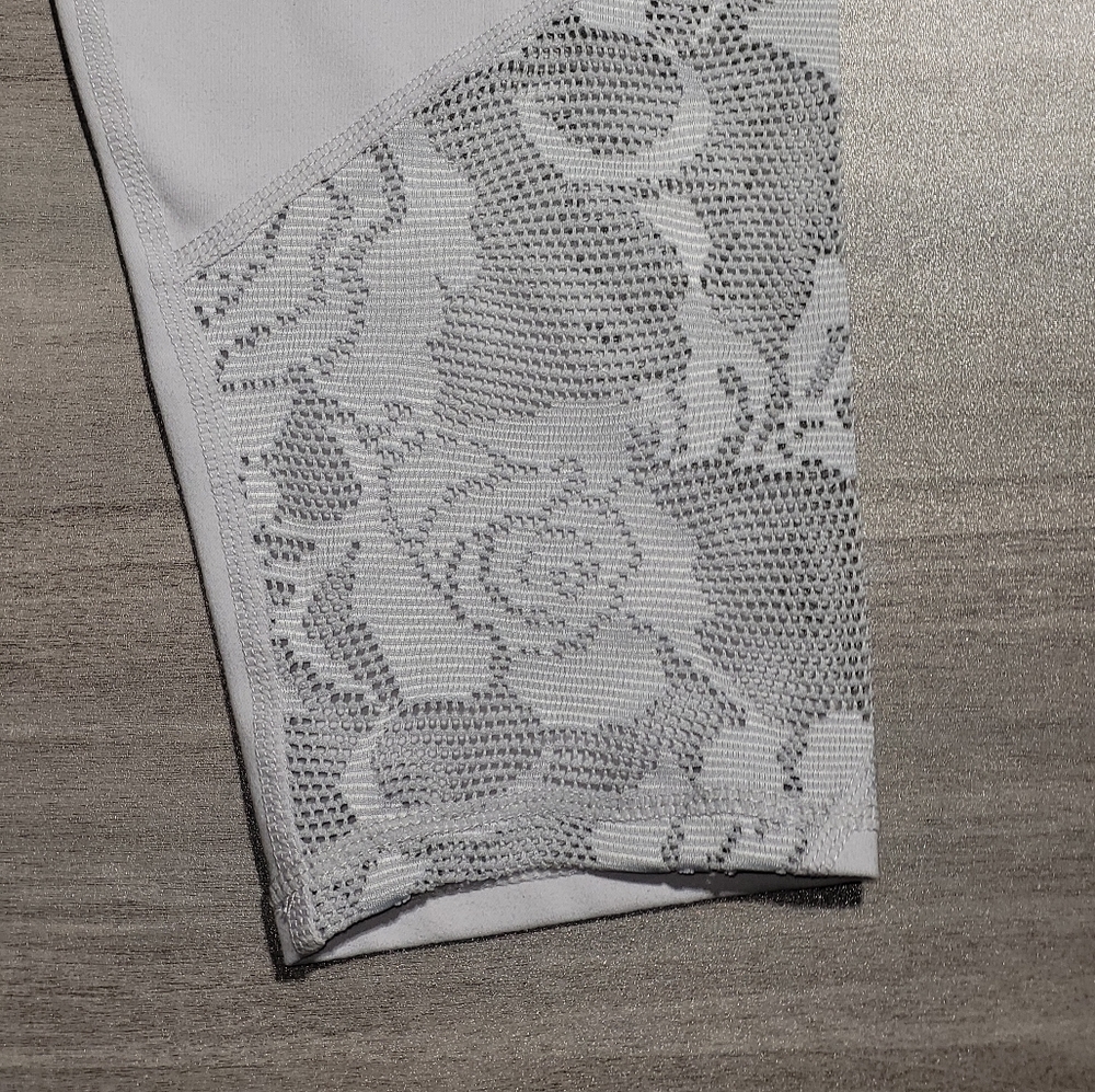 Fabletics Salar Mesh Powerhold Compression Capri … - image 2